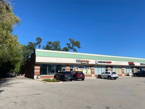570-586 E Oakton St, Des Plaines, IL for lease Building Photo- Image 1 of 7