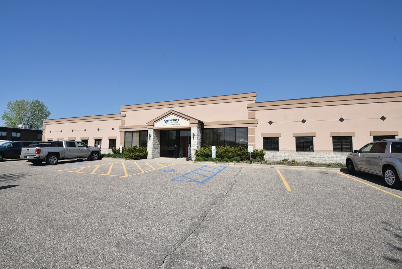 3303 Fiechtner Dr S, Fargo, ND for lease Primary Photo- Image 1 of 10
