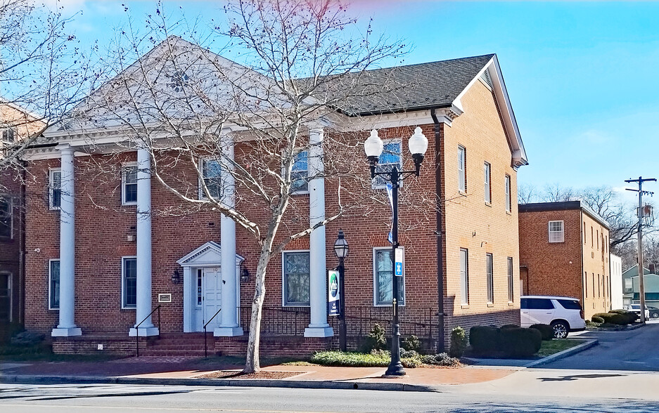 50 S Cameron St, Winchester, VA à vendre - Photo principale - Image 1 de 9