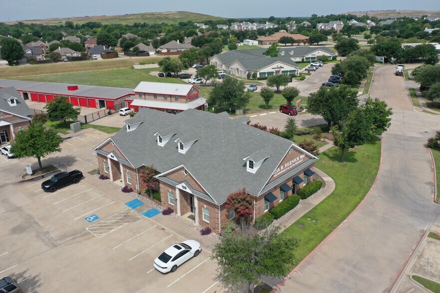 4100 Fairway Dr, Carrollton, TX à vendre - Photo du bâtiment - Image 2 de 22