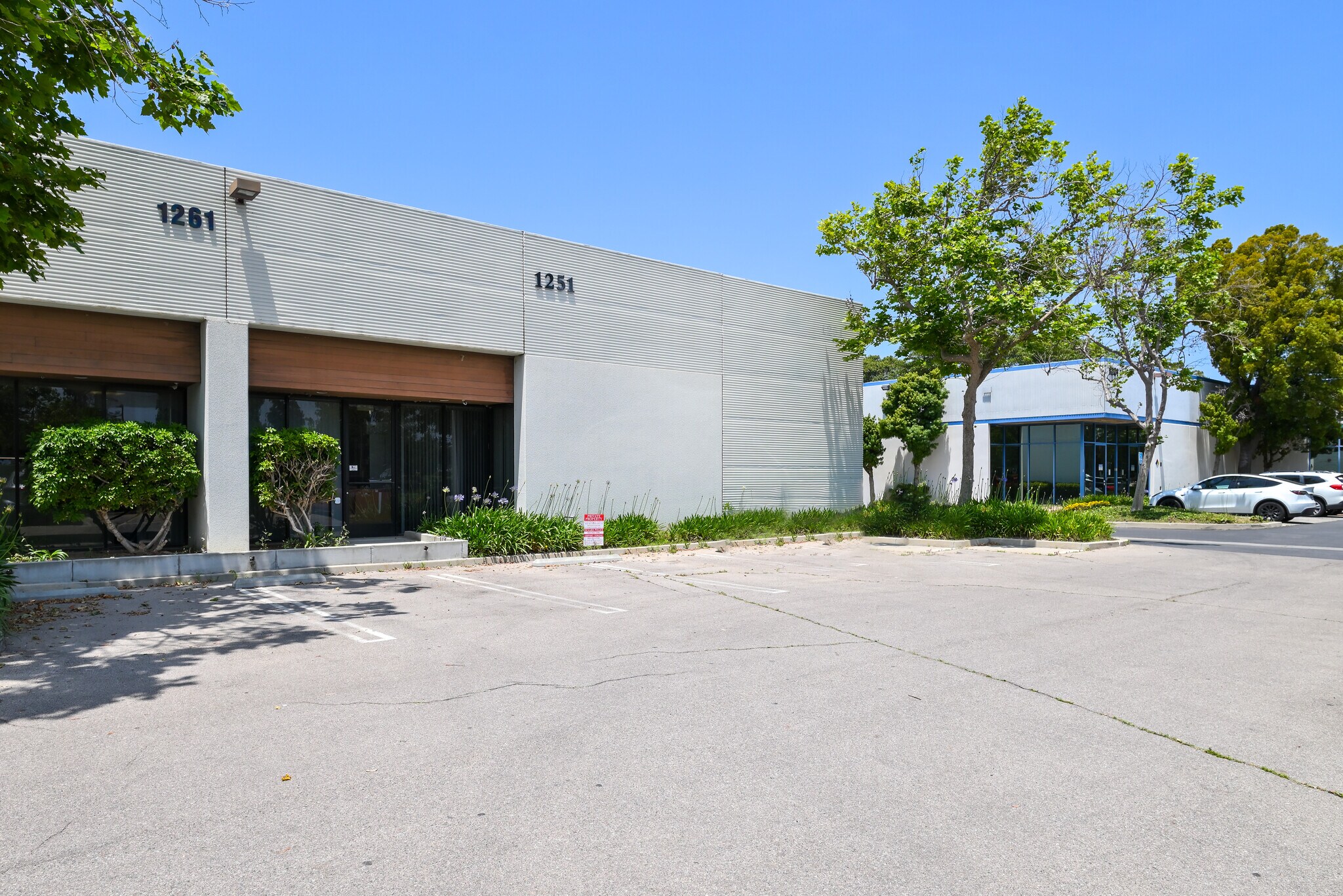 1251-1271 Vanguard Dr, Oxnard, CA à louer Photo principale- Image 1 de 9