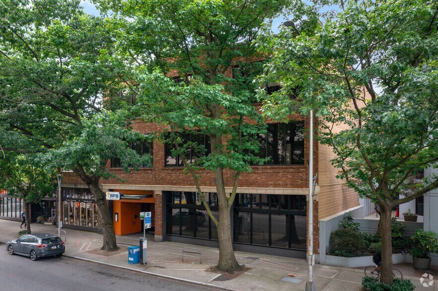 2607 2nd Ave, Seattle, WA à louer - Photo principale - Image 1 de 5
