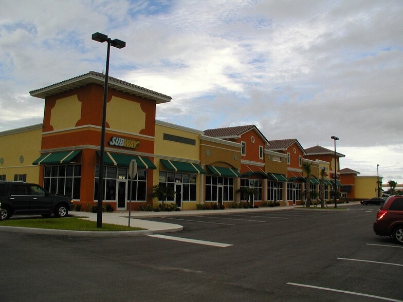 3600 N Wickham Rd, Melbourne, FL à louer - Photo principale - Image 1 de 19