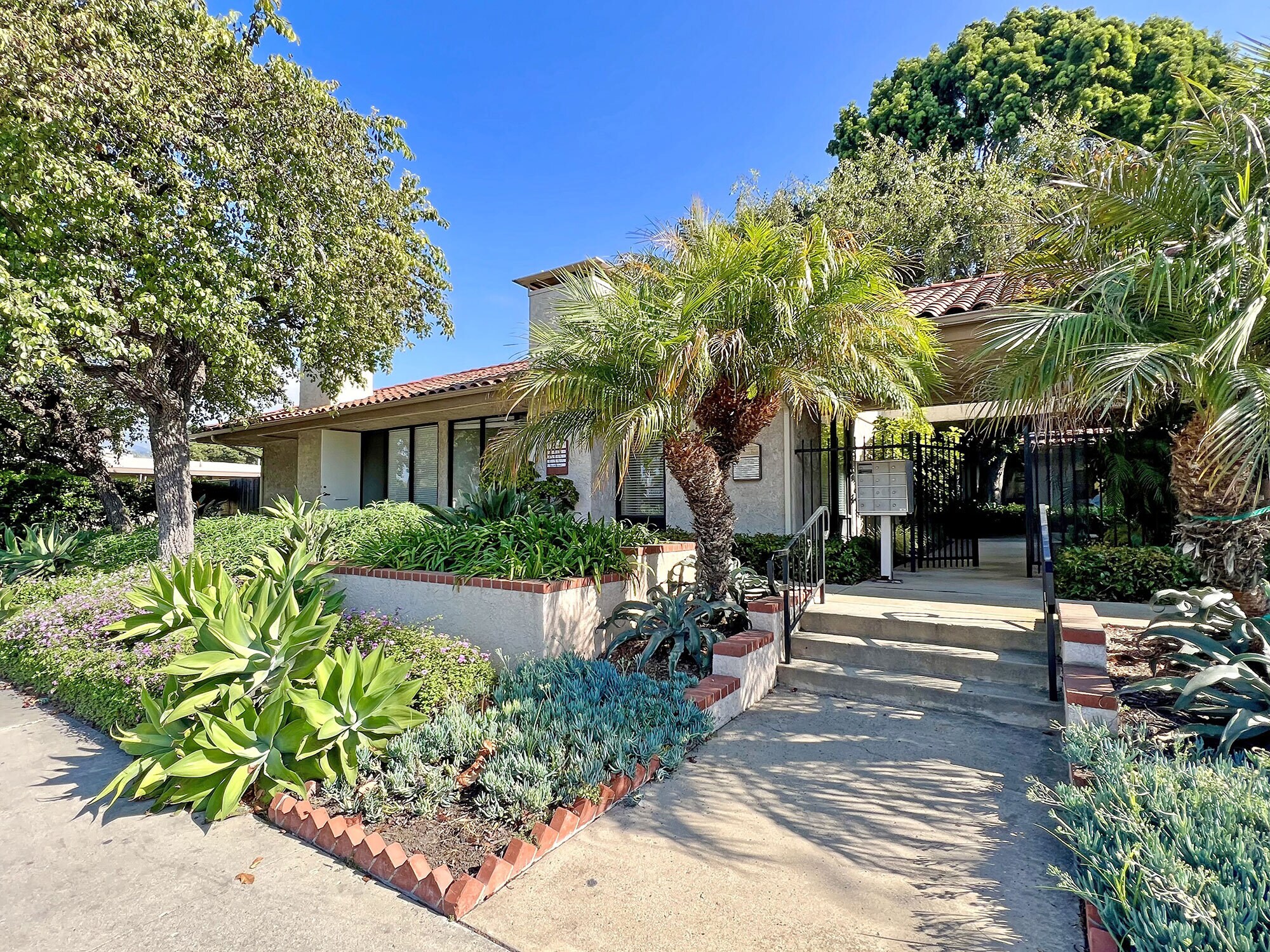 5320 Carpinteria Ave, Carpinteria, CA à louer Photo du bâtiment- Image 1 de 28