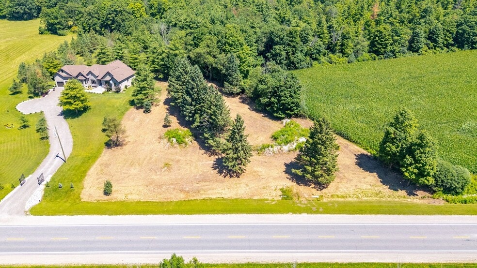 978 Ontario 8, Hamilton, ON for sale - Primary Photo - Image 1 of 3