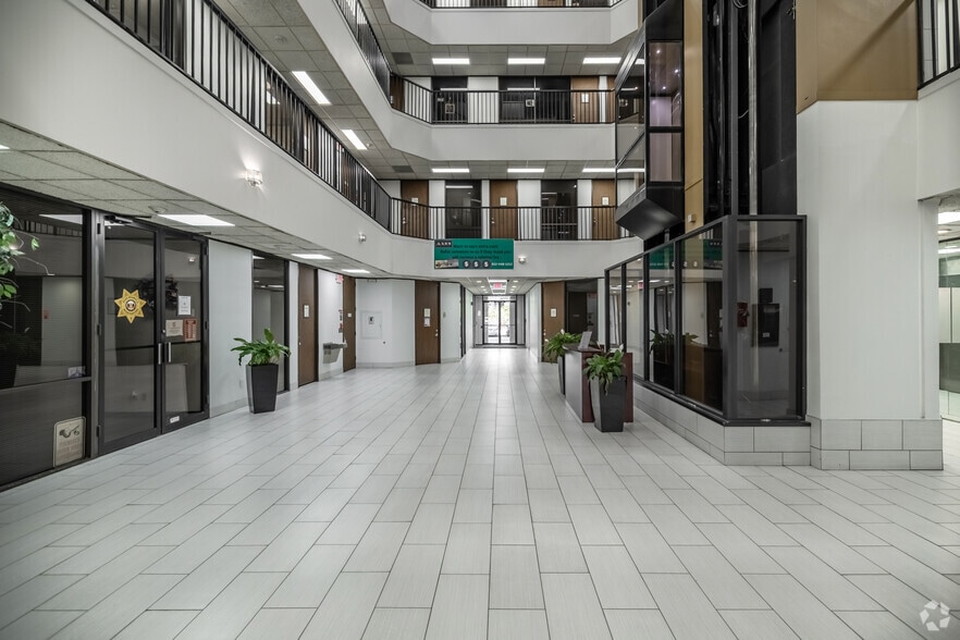 505 N Sam Houston Pky E, Houston, TX for lease - Lobby - Image 2 of 20