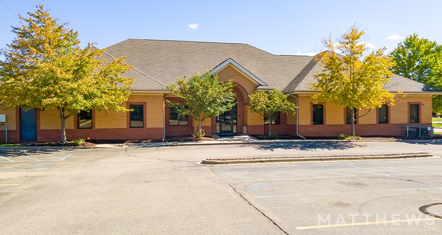 21635 Ryan Rd, Warren, MI for lease - Building Photo - Image 1 of 3