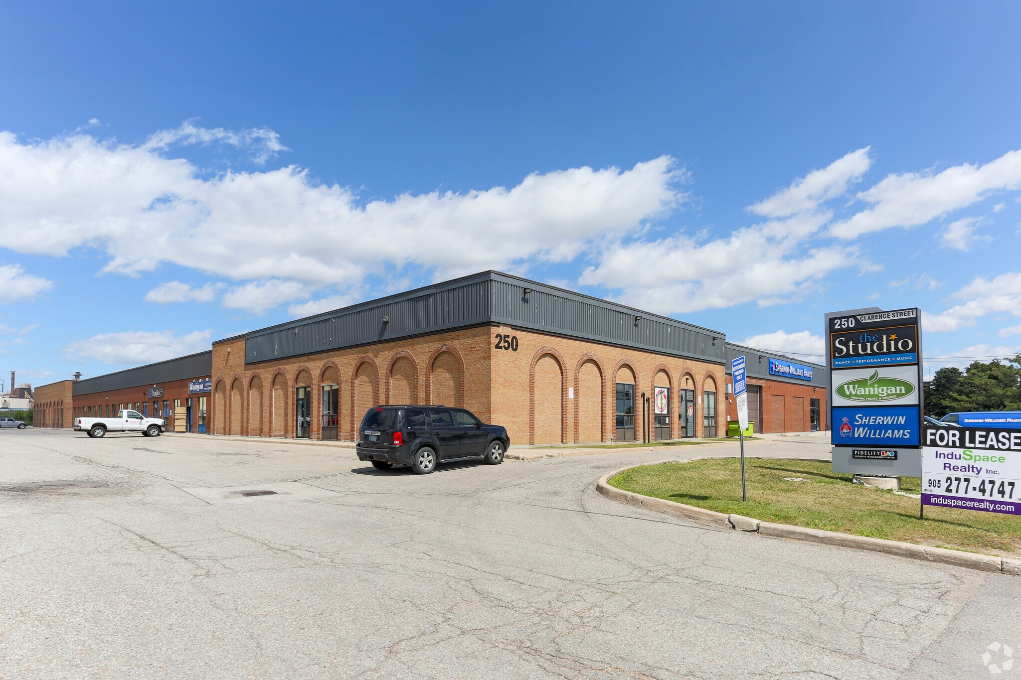 250 Clarence St, Brampton, ON for sale Primary Photo- Image 1 of 1