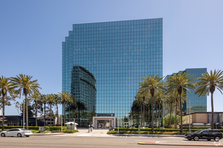 611 Anton Blvd, Costa Mesa, CA for lease - Building Photo - Image 3 of 8