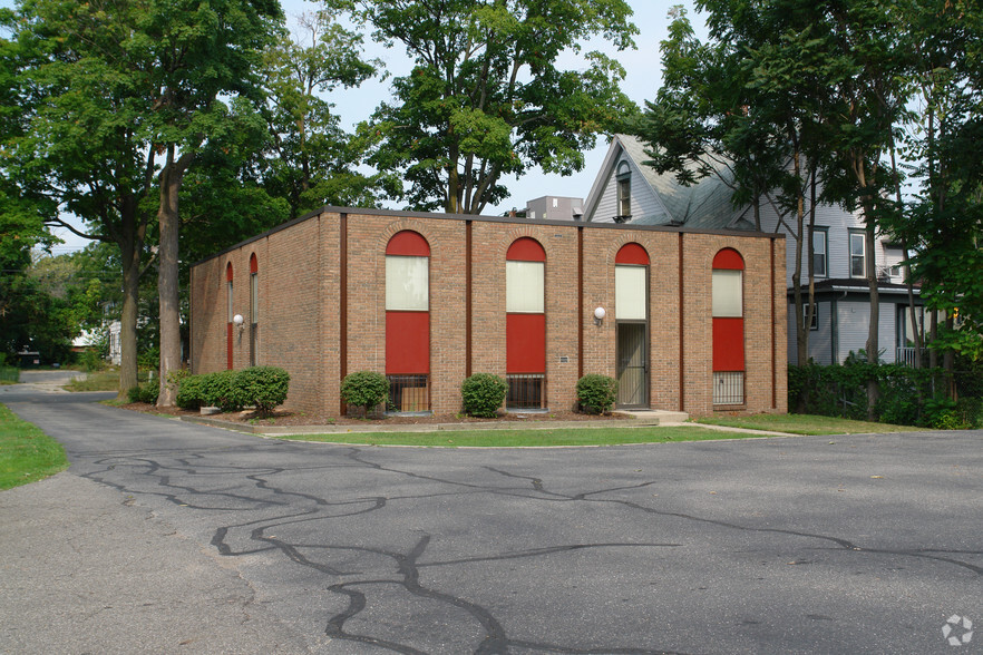 820 N Capitol Ave, Lansing, MI à vendre - Photo du bâtiment - Image 1 de 1