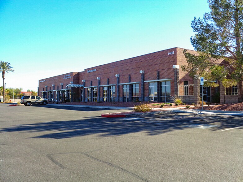 1481 W Warm Springs Rd, Henderson, NV à louer - Photo du bâtiment - Image 2 de 17