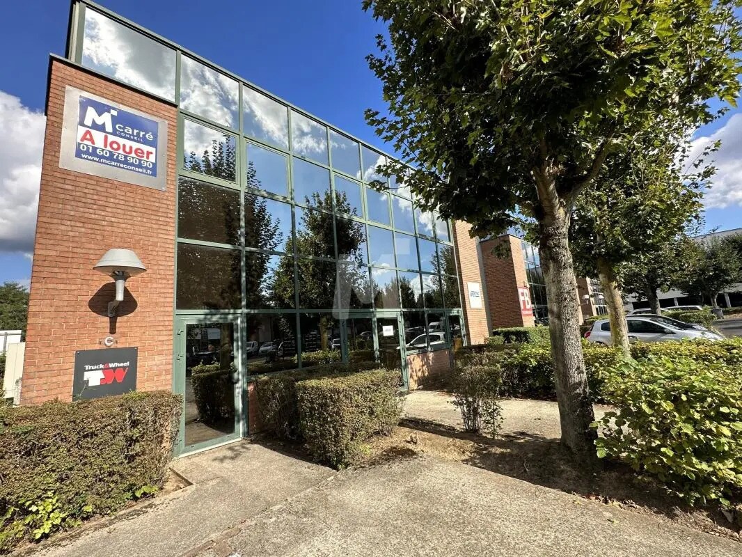 Office in Évry-Courcouronnes for lease Building Photo- Image 1 of 12