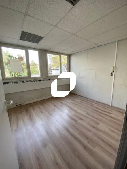 Bureau dans Sèvres à louer - Photo intérieure - Image 2 de 15