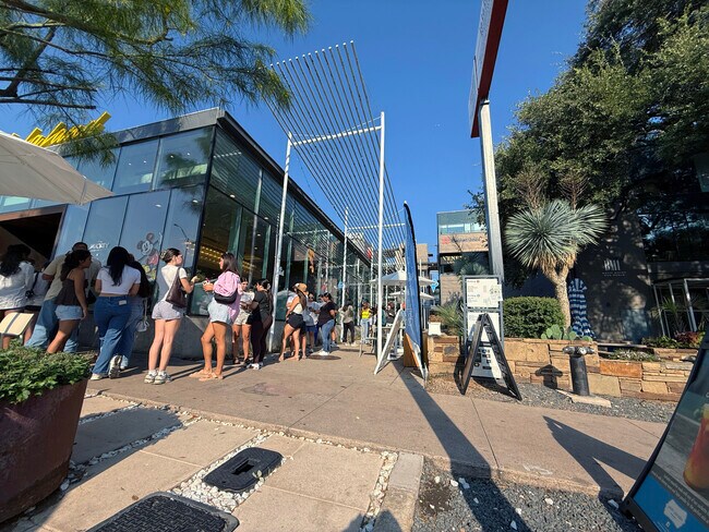 Plus de détails pour 1400 S Congress Ave, Austin, TX - Bureau, Bureau/Commerce de détail à louer