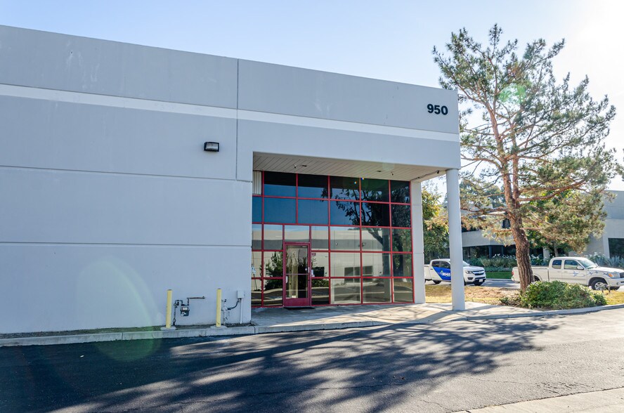 950 Calle Negocio, San Clemente, CA à louer - Photo du bâtiment - Image 3 de 26