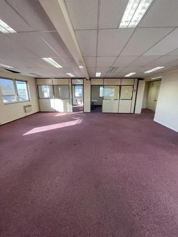 Office in Houilles for lease Building Photo- Image 1 of 34