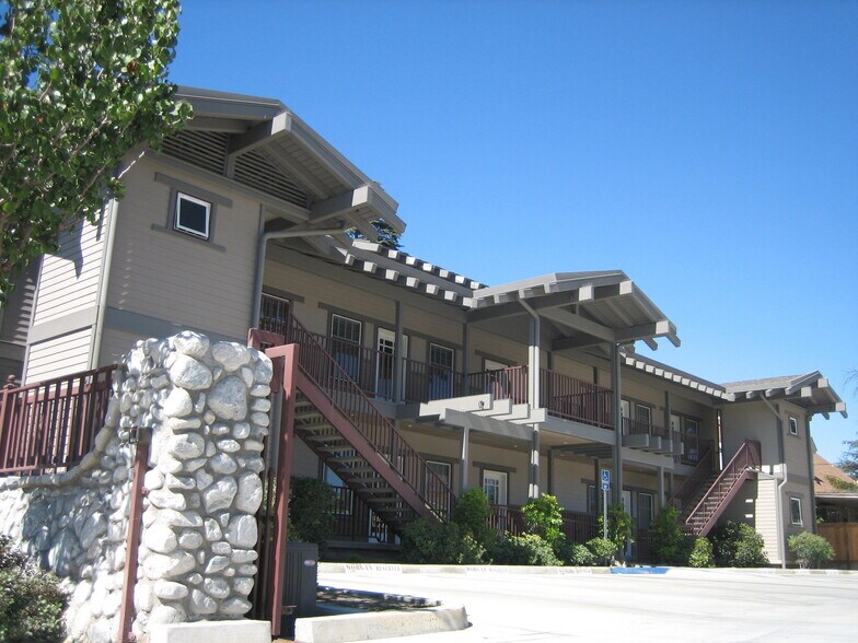 437 N Riverside Ave, Rialto, CA à vendre - Photo du bâtiment - Image 2 de 7