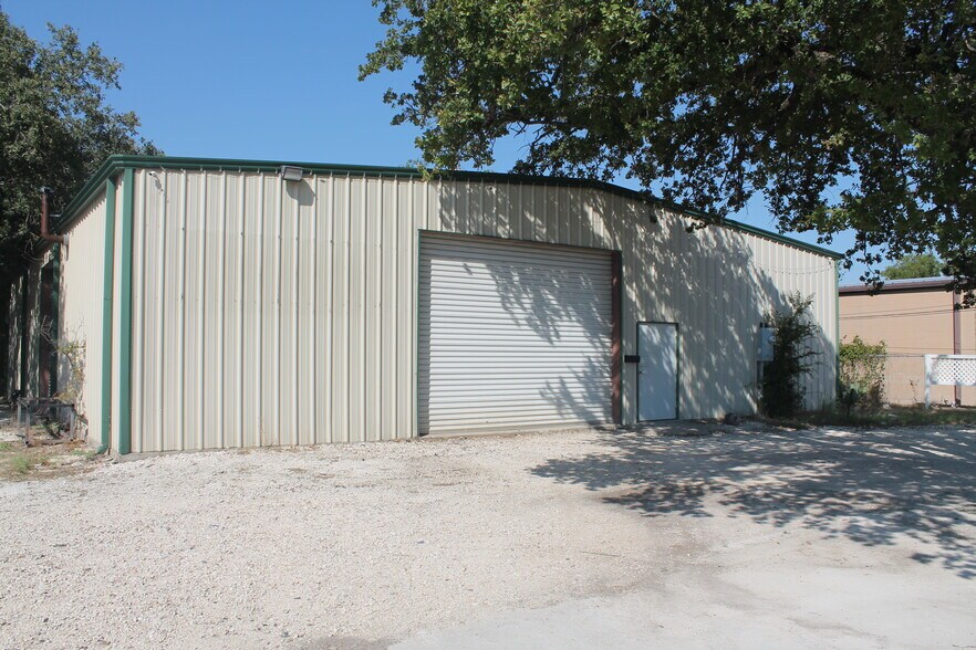 2209 E Main St, Gatesville, TX à vendre - Photo du bâtiment - Image 2 de 6