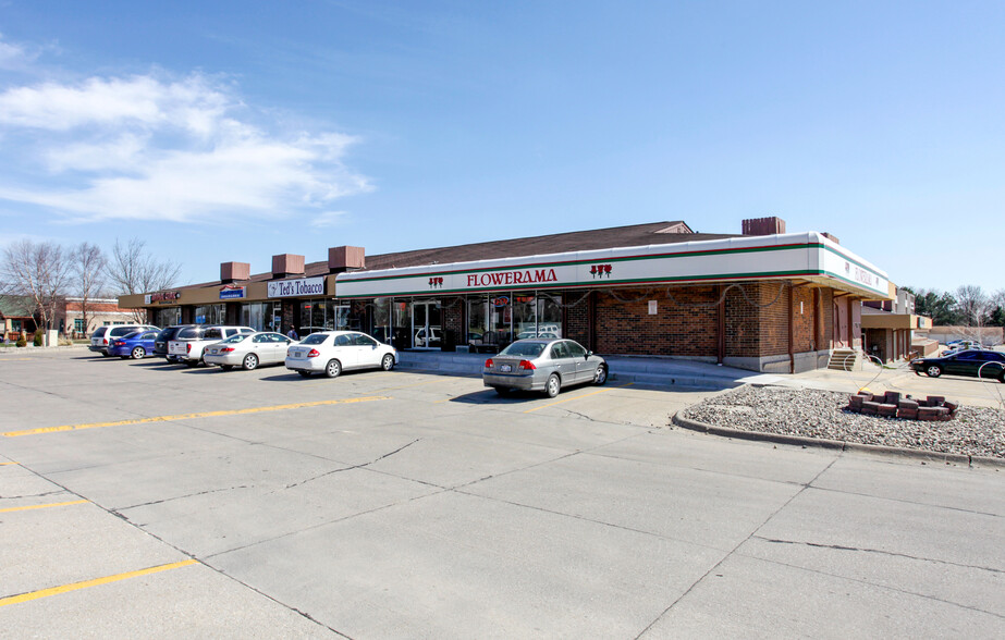 14203-14265 Pacific St, Omaha, NE for lease - Building Photo - Image 1 of 3