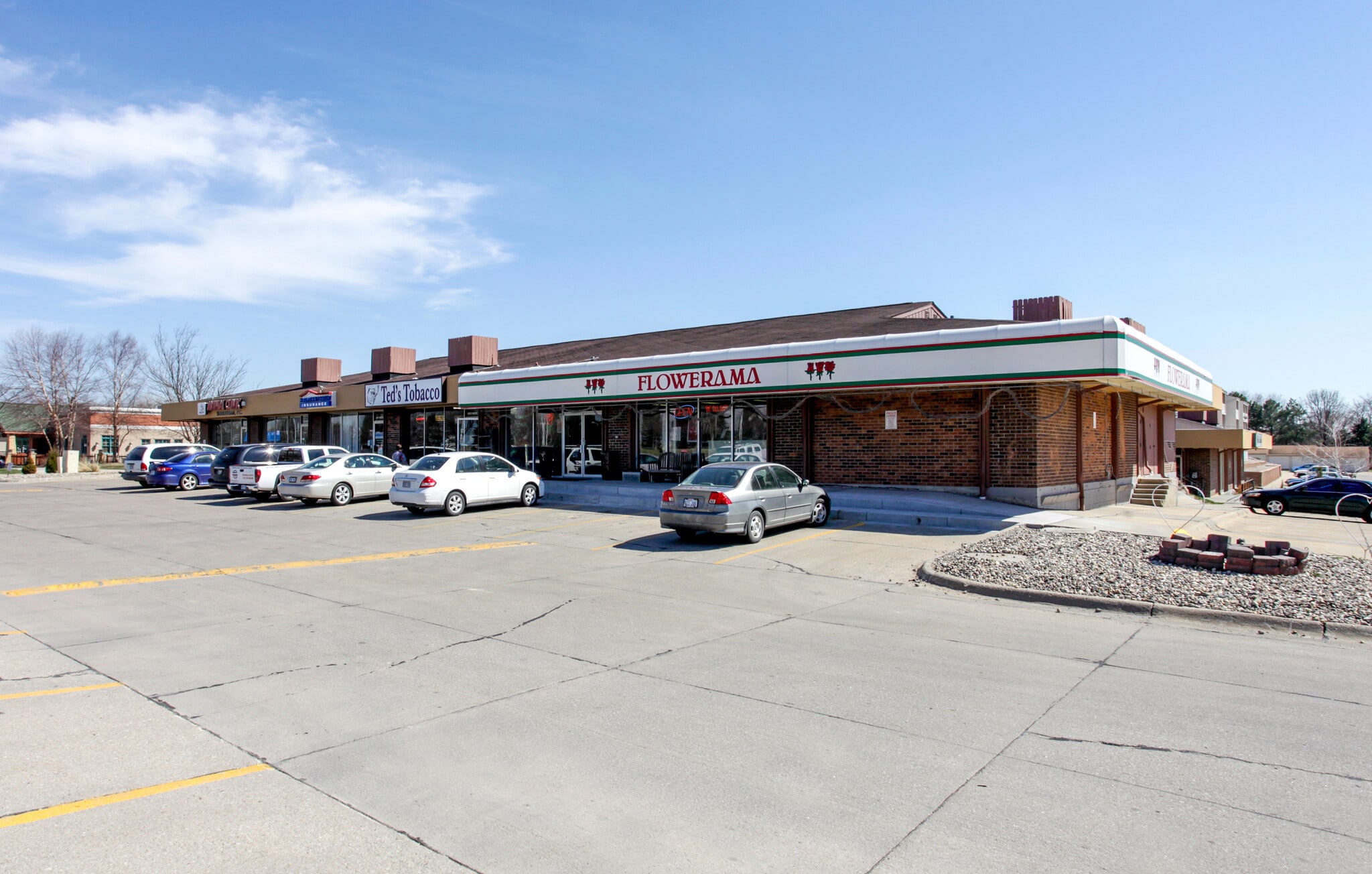 14203-14265 Pacific St, Omaha, NE for lease Primary Photo- Image 1 of 6