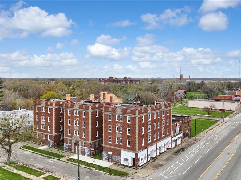 280 Richton St, Highland Park, MI for sale - Building Photo - Image 1 of 56