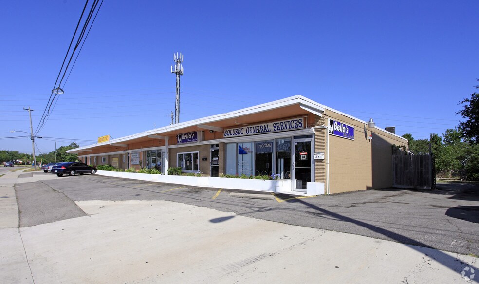 401-415 Edgebrook Dr, Houston, TX à louer - Photo principale - Image 2 de 20