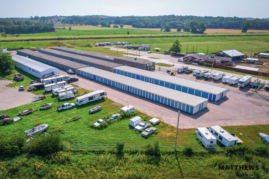 4405 Dakota Ave, South Sioux City, NE à vendre - Photo du bâtiment - Image 2 de 4