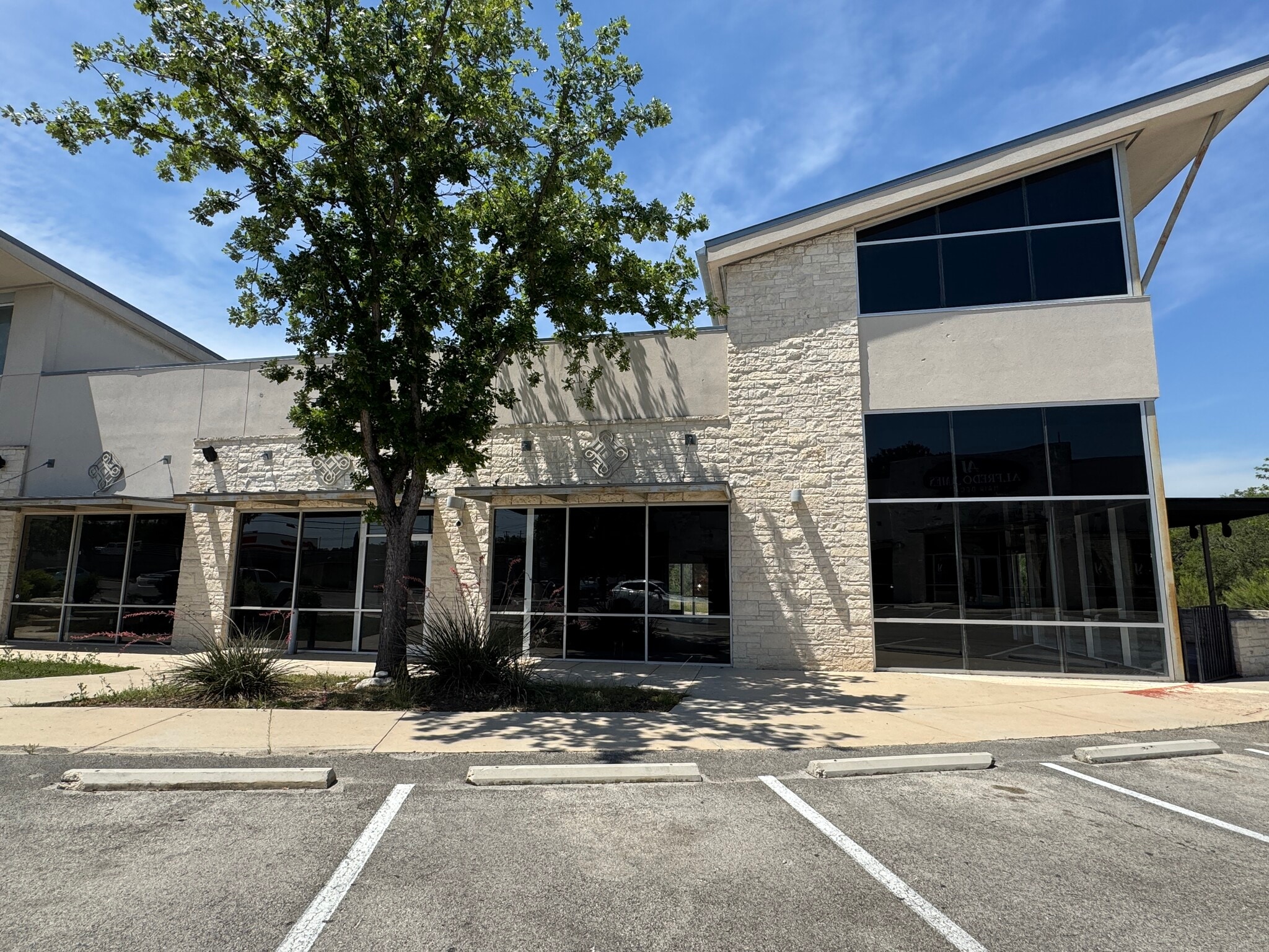 19186 Huebner Rd, San Antonio, TX for lease Building Photo- Image 1 of 22