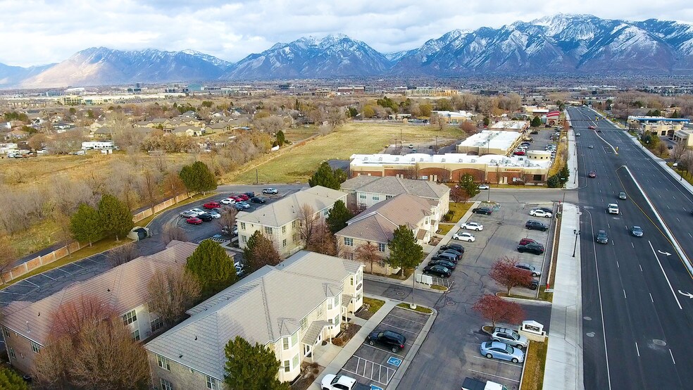 1218 W South Jordan Pky, South Jordan, UT à louer - Photo du bâtiment - Image 3 de 20