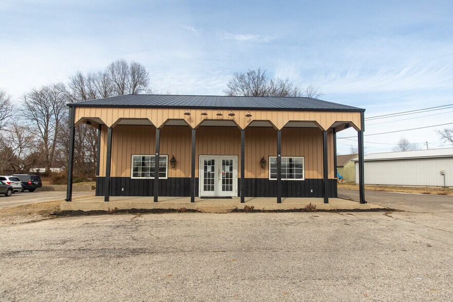 1402 Bear St, Madison, IN à vendre - Photo du bâtiment - Image 2 de 35