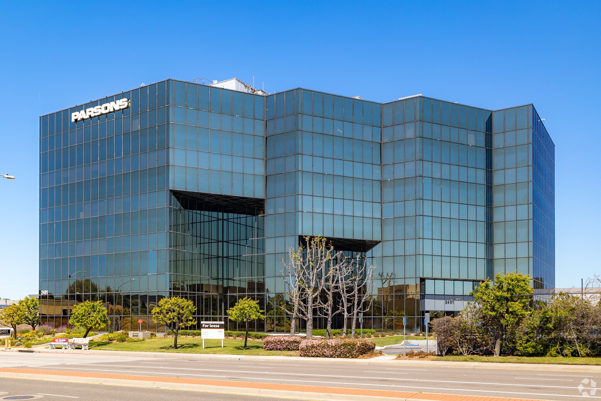 2401 E El Segundo Blvd, El Segundo, CA à louer Photo principale- Image 1 de 15