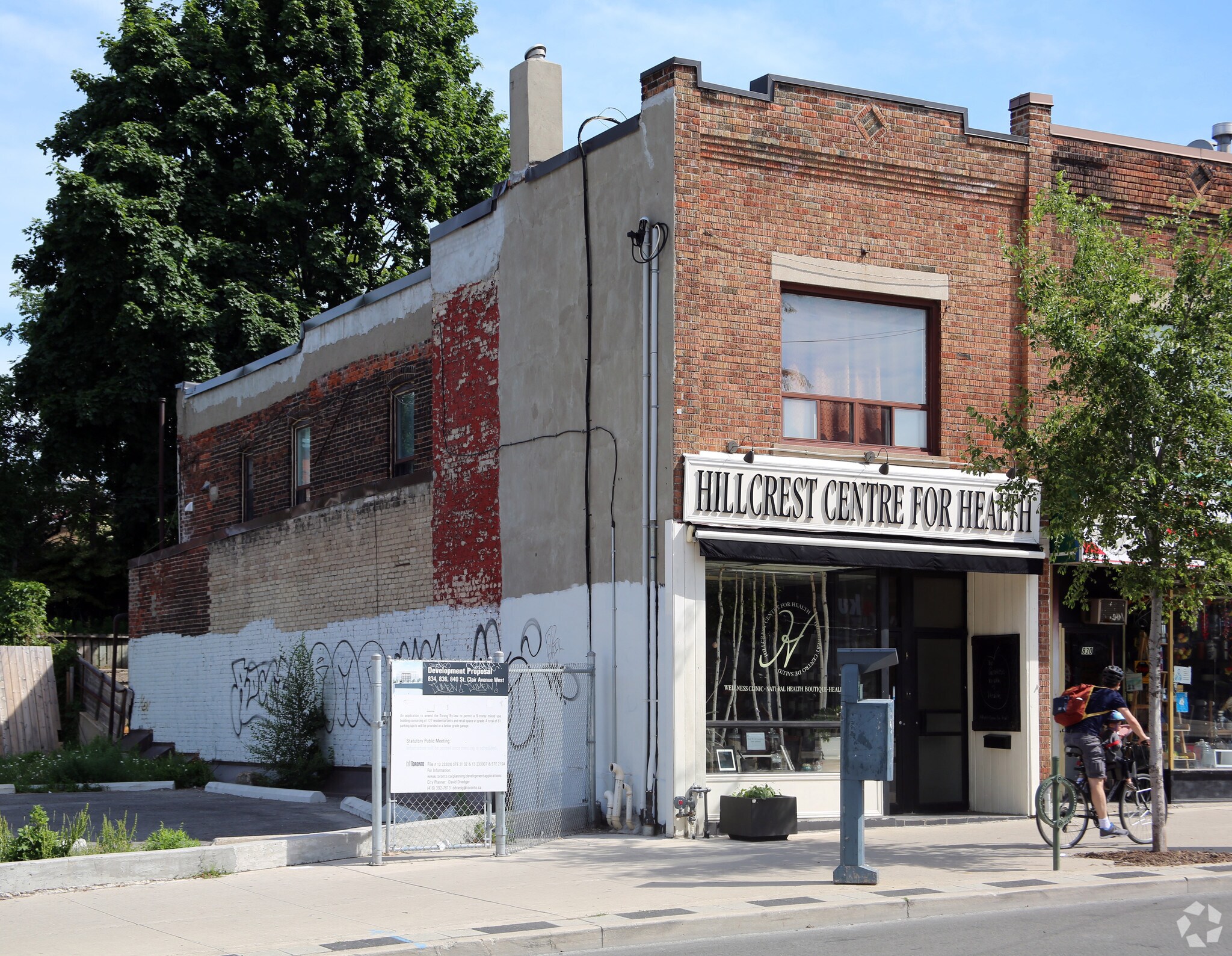 832 St Clair Ave W, Toronto, ON à vendre Photo principale- Image 1 de 1