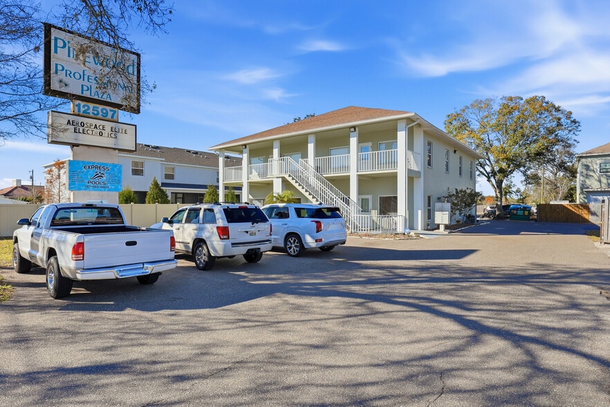 12597 Walsingham Rd, Largo, FL for sale - Building Photo - Image 2 of 18