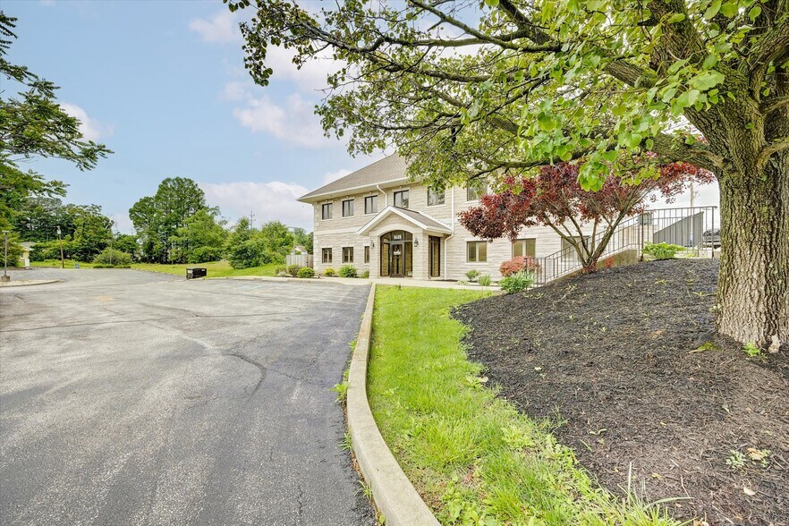 1614 25th St, Bedford, IN à louer - Photo du bâtiment - Image 2 de 15