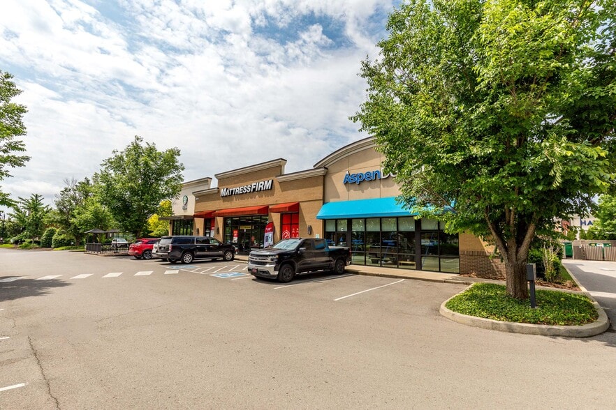 2711 Medical Center Pky, Murfreesboro, TN for sale - Building Photo - Image 2 of 22