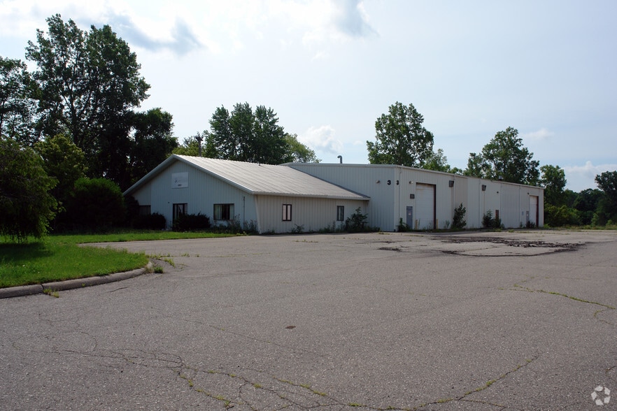 Portfolio For Sale portfolio of 3 properties for sale on LoopNet.ca - Building Photo - Image 1 of 3