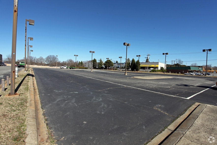 1978 S New Hope Rd, Gastonia, NC for sale - Primary Photo - Image 1 of 6