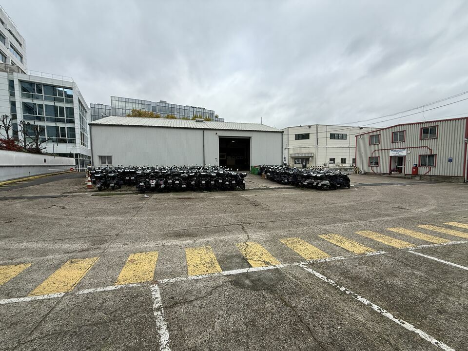 Industrial in Saint-Denis for lease Building Photo- Image 1 of 9