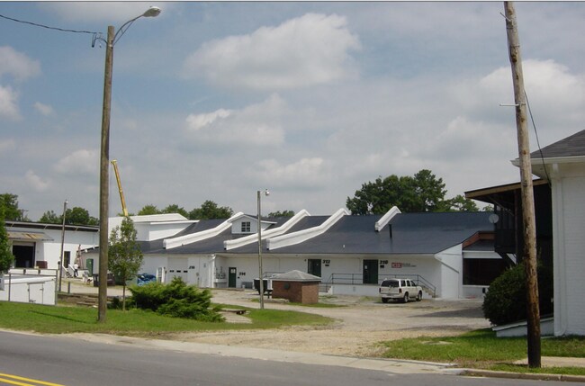 More details for 308-320 W Main St, Clayton, NC - Industrial for Lease