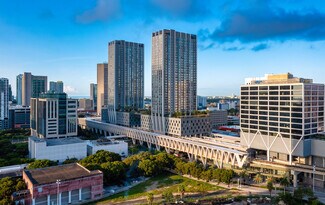 Plus de détails pour 200-600 NW 1st St, Miami, FL - Commerce de détail à louer