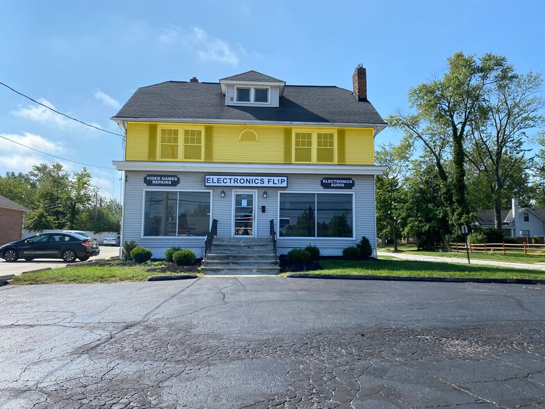 5280 Mayfield Rd, Lyndhurst, OH à louer - Photo du bâtiment - Image 1 de 7