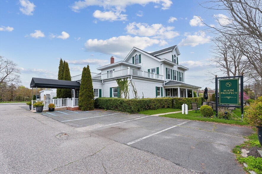 15 Prospect St, Southampton, NY à vendre - Photo du bâtiment - Image 3 de 27