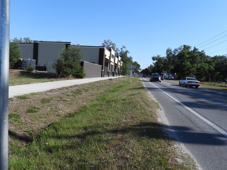 38430 A Ave, Zephyrhills, FL à vendre - Photo principale - Image 2 de 4