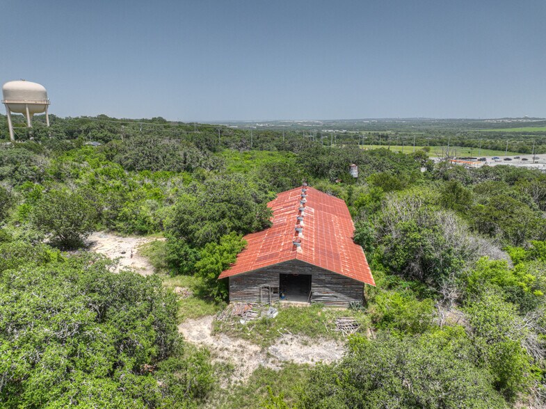19503 & 19525 FM 2252, Garden Ridge, TX à vendre - Photo du bâtiment - Image 3 de 35