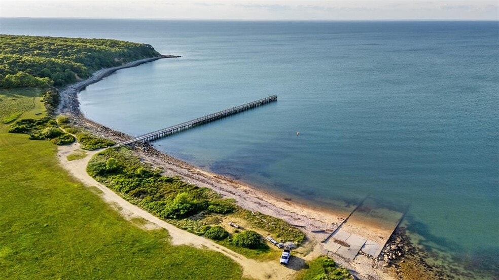 18 N Shore Rd, Montauk, NY for sale - Aerial - Image 3 of 36