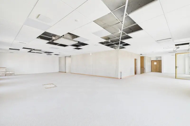 Office in Montpellier for lease - Building Photo - Image 3 of 12