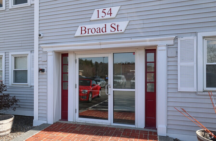 154 Broad St, Nashua, NH à louer - Photo du bâtiment - Image 3 de 4