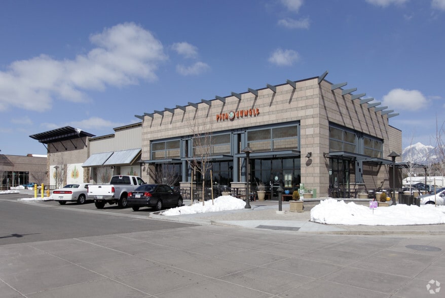 320 Piccadily Ave, Flagstaff, AZ for lease - Primary Photo - Image 1 of 9