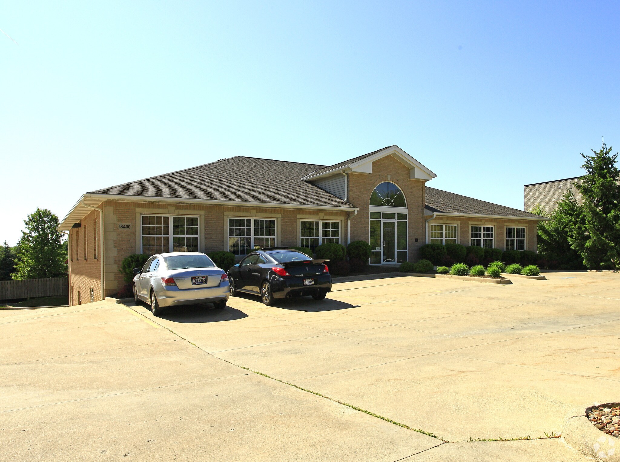 18400 Pearl Rd, Strongsville, OH à vendre Photo principale- Image 1 de 3