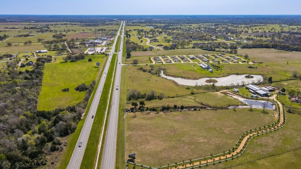 52825 Highway 290, Prairie View, TX à vendre - Photo du bâtiment - Image 3 de 4